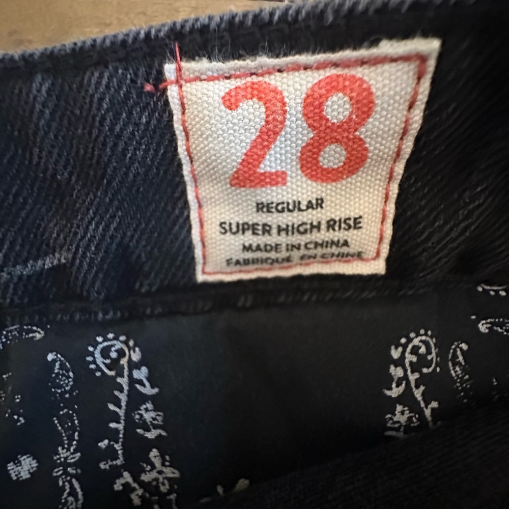 We The Free black denim mini skirt‎ - Size 28 - Picture 3 of 6